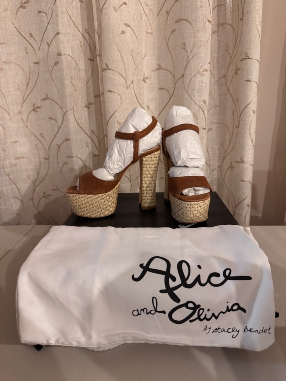 Alice + Olivia Brown Leather Thelma heels